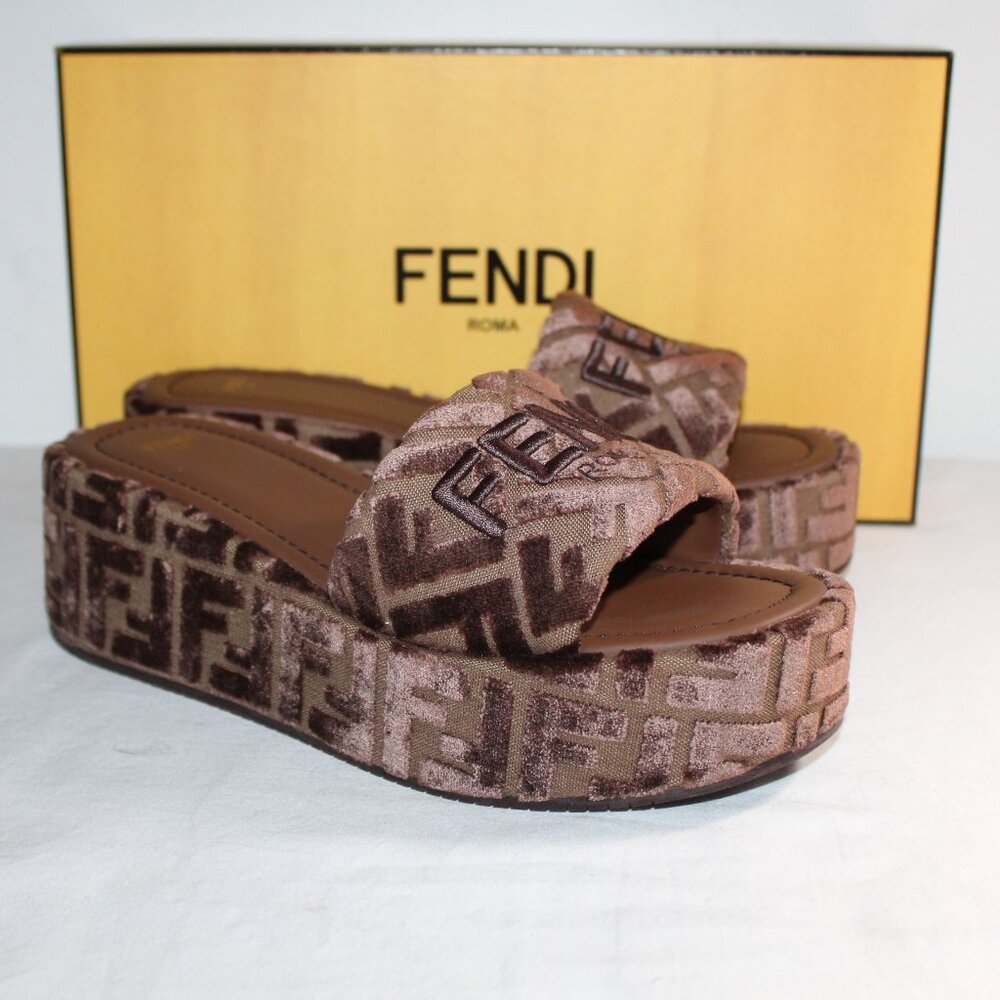 NWB FENDI Slide Tess FF Logo Velvet Platform Sandals Slides Brown 38.5